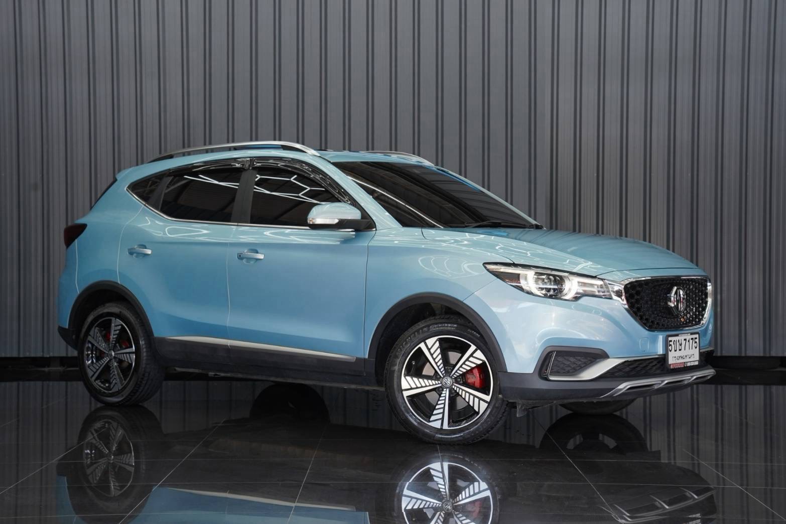MG ZS EV AT